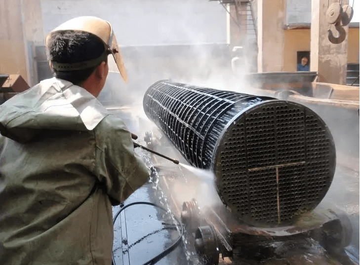 (圖:工業(yè)清洗泡沫現(xiàn)場(chǎng))