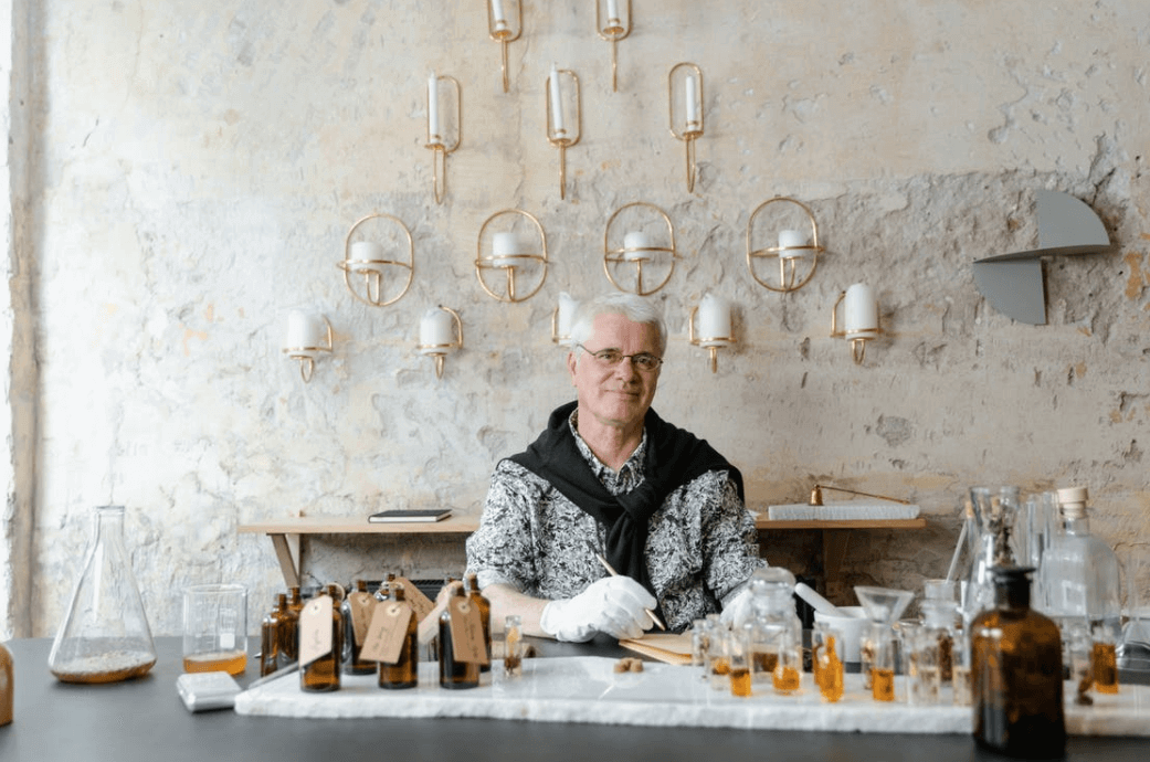 （圖：聚氨酯消泡劑廠家）