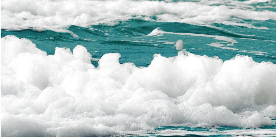 （圖：海水水處理起泡現(xiàn)場(chǎng)）